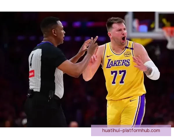 东契奇带伤鏖战三分绝平三不沾效率低迷31分遗憾吞里程悲